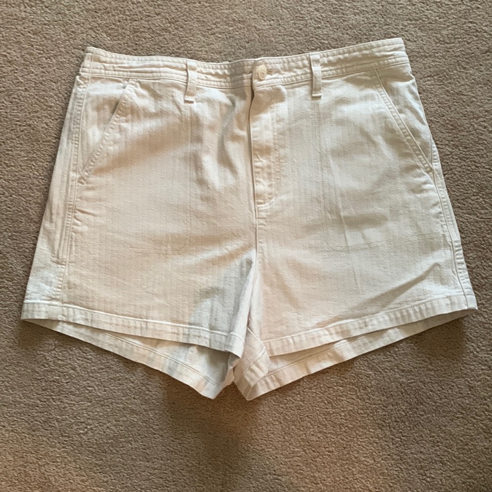 Madewell Camp Shorts in Cream